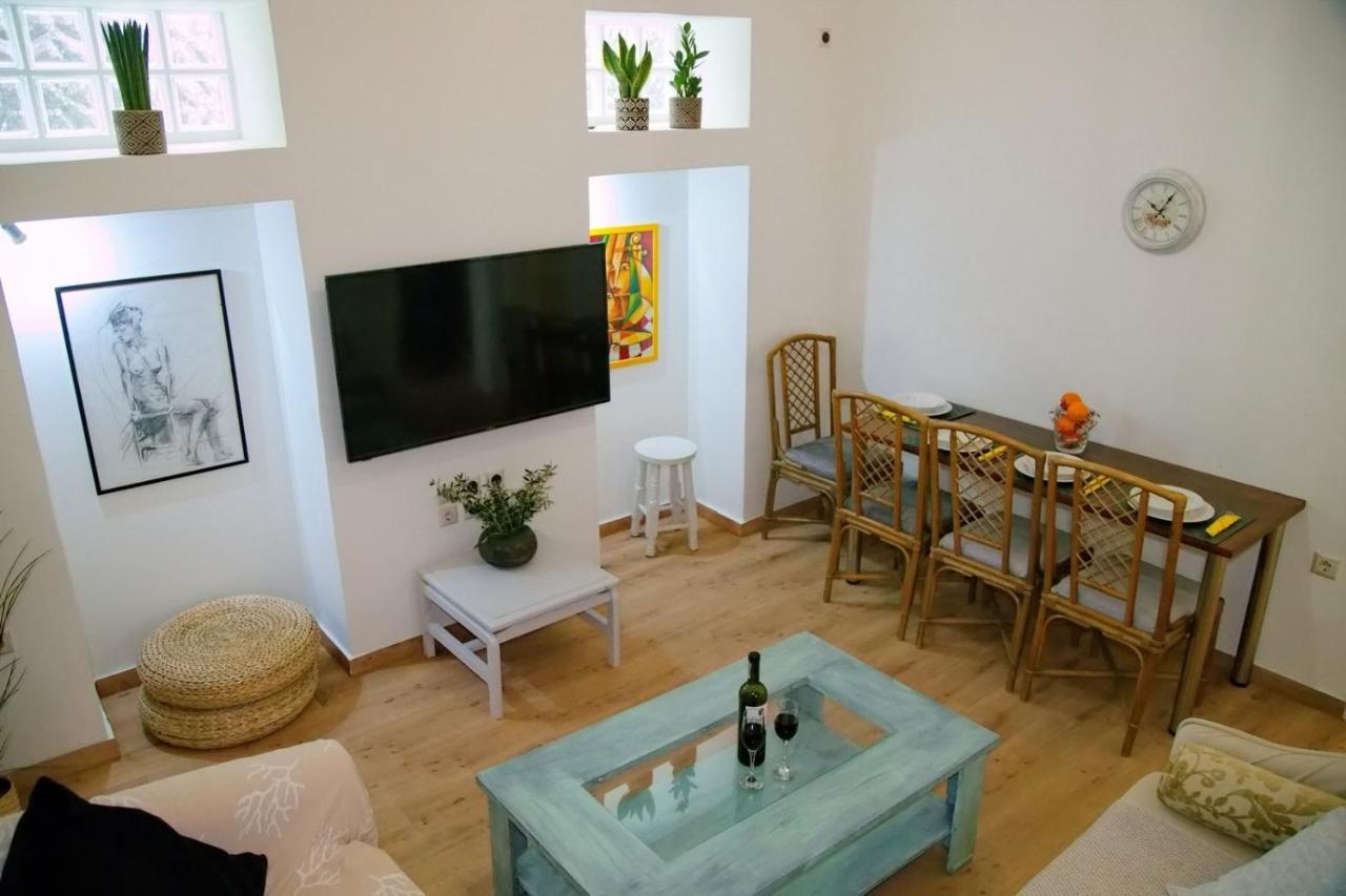 Aroura Homes Garden House 2Br 2Ba Free Parking Афины Экстерьер фото